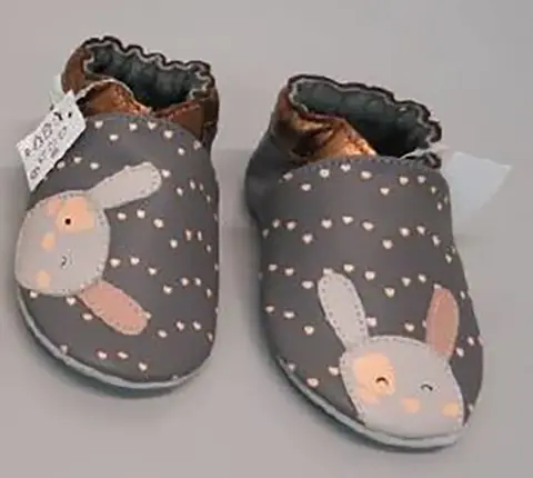 Baby's shoes