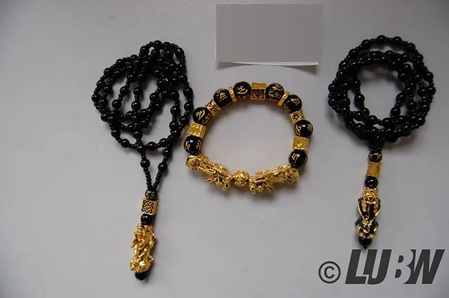 Necklace and bracelet set