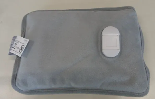 Electric hot water pouch