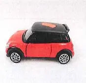 Игрушечный автомобиль на батарейках