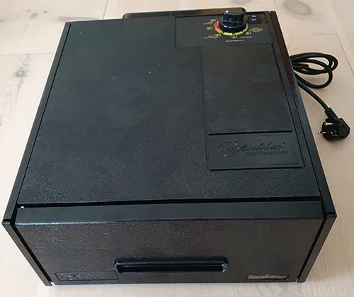 Food dehydrator