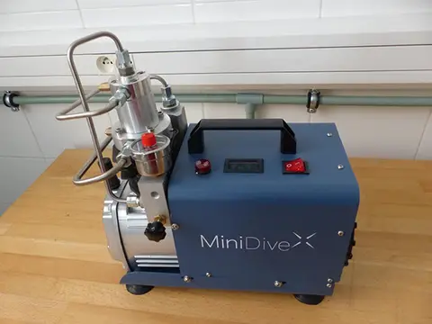 Scuba-diving compressor