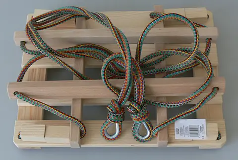 Деревянные качели