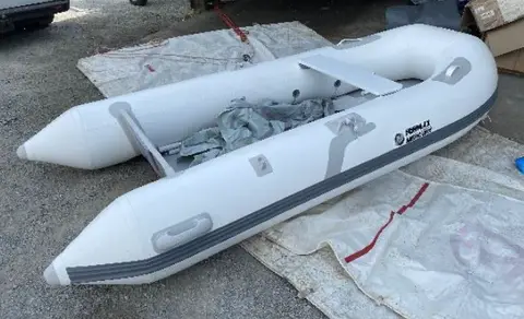 Inflatable boat