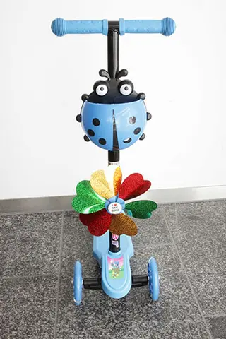 Children’s scooter