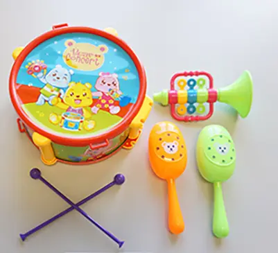 Игрушечные музыкальные инструменты