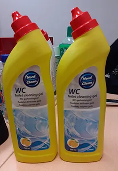 Toilet cleaning gel
