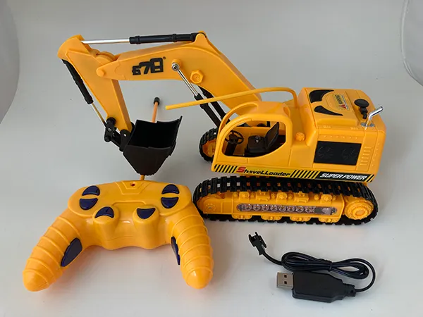 Игрушечный экскаватор