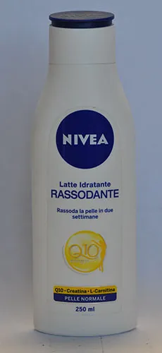 Moisturising milk