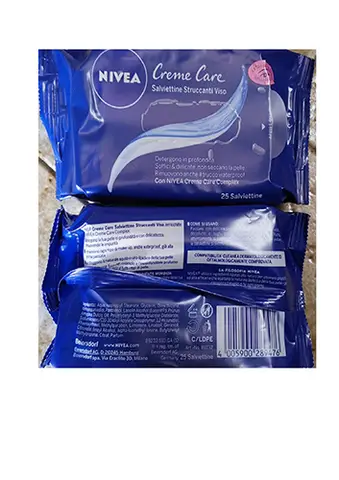 Make-up removal wipes