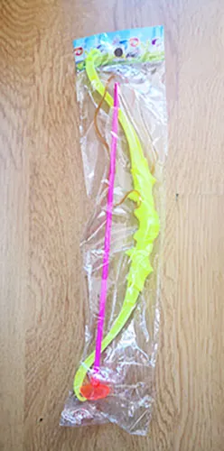 Toy bow with arrow