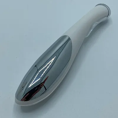 Massaging device
