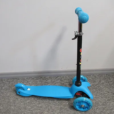 Toy scooter