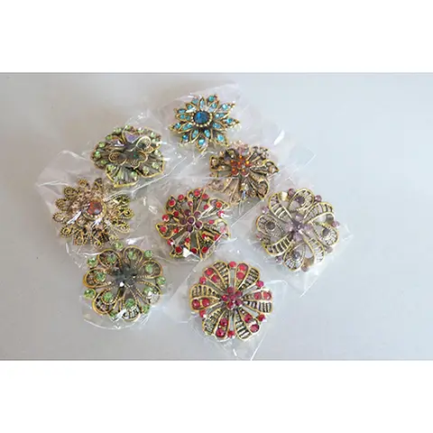 Brooches set