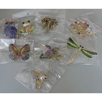 Brooches set