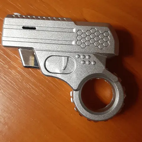Сувенирная зажигалка