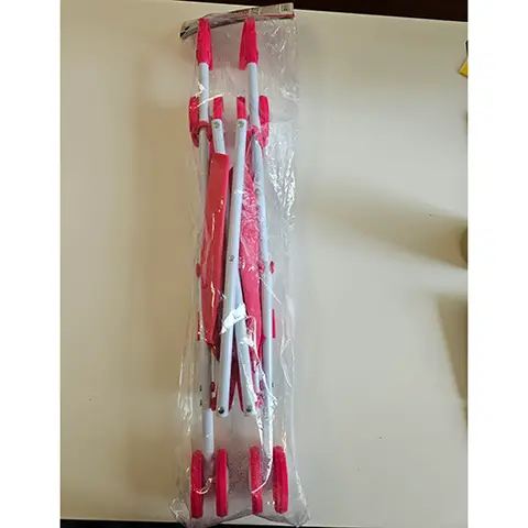 Игрушечная детская коляска