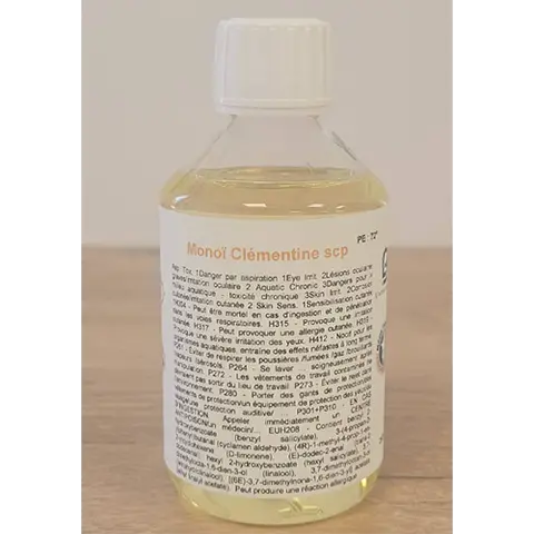 Perfumed base for candles