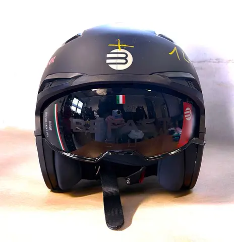 Motorcycle helmet