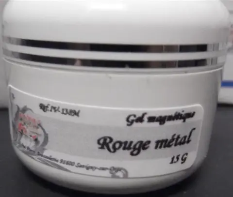 Magnetic nail gel