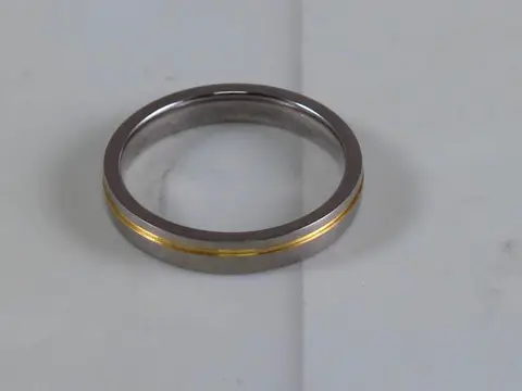 Металлическое кольцо