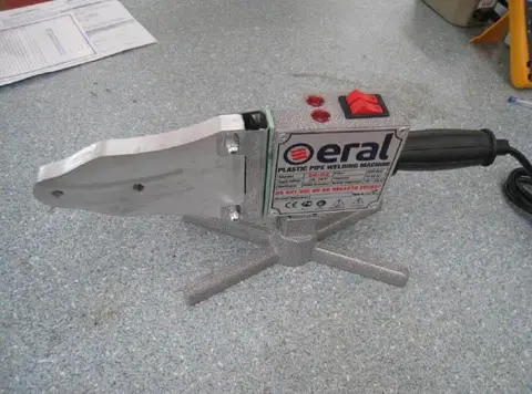 Plastic pipe welding machine