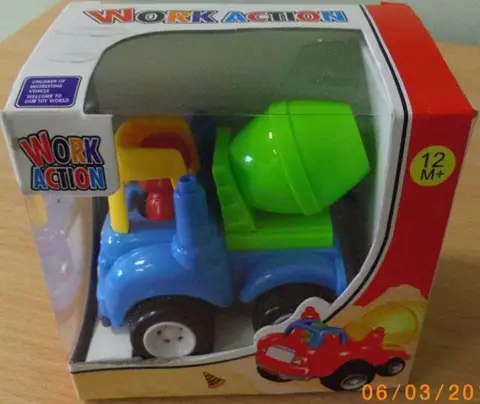 Игрушечный грузовик