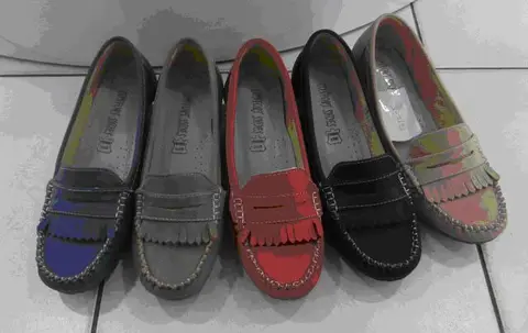 Ladies' shoes