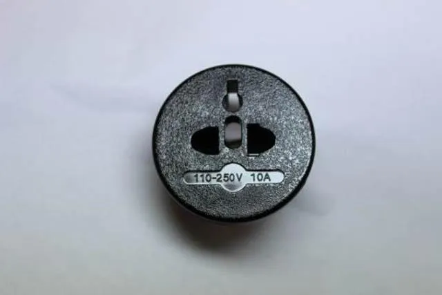 Travel plug adaptor