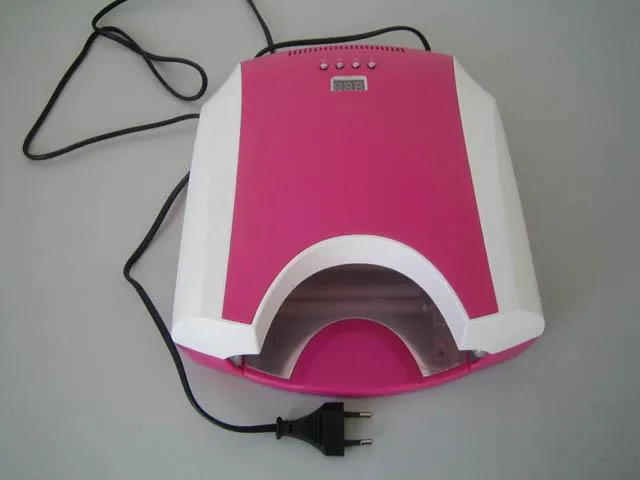 Nail dryer