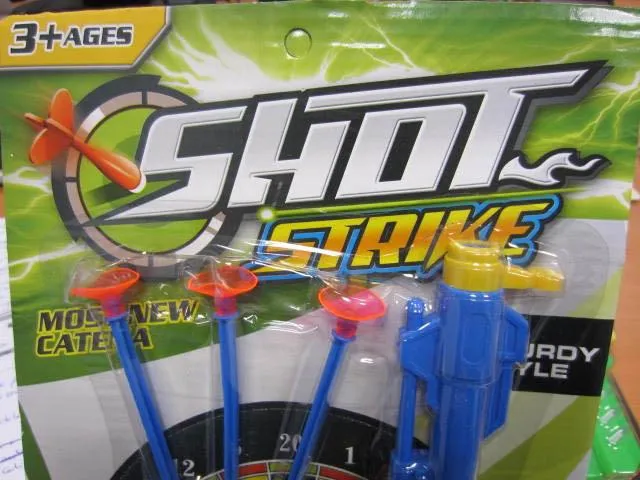 Toy rifle with projectiles