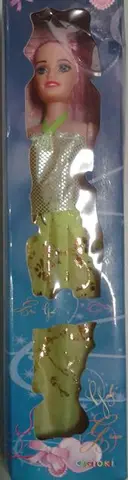 Пластиковая кукла