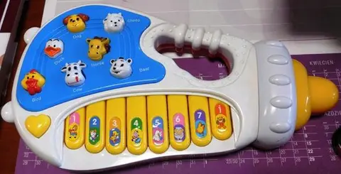 Игрушечное пианино