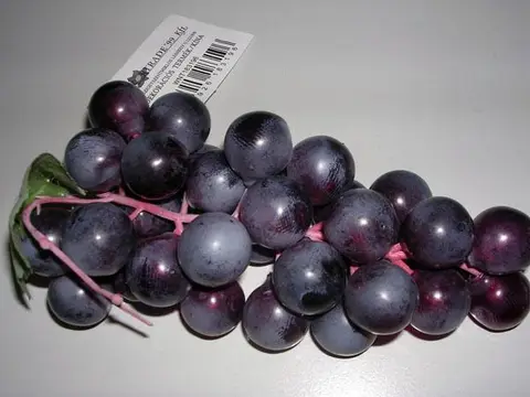 Decorative grapes
