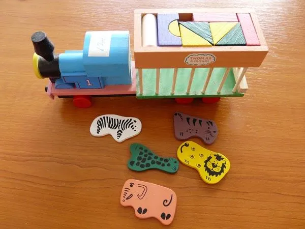 Wooden locomotive