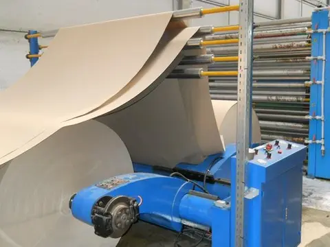 Machine for cutting cardboard