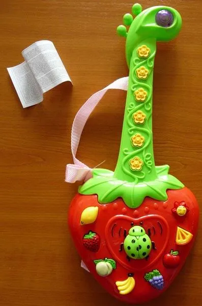 Toy musical instrument