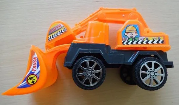 Игрушечная машинка