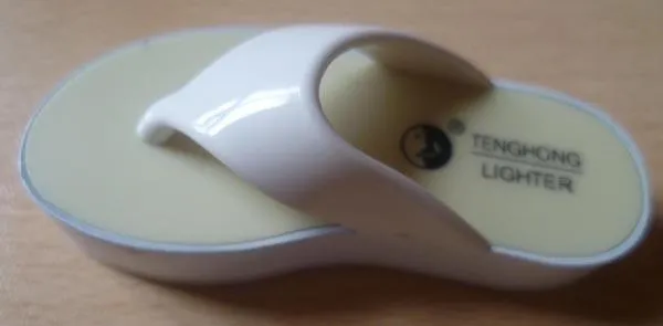 Сувенирная зажигалка