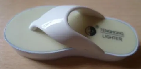 Novelty lighter