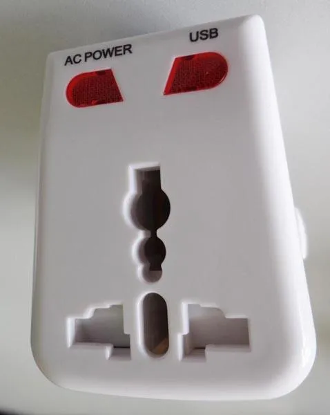 Travel plug adapter