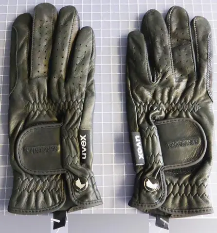 Riding gloves