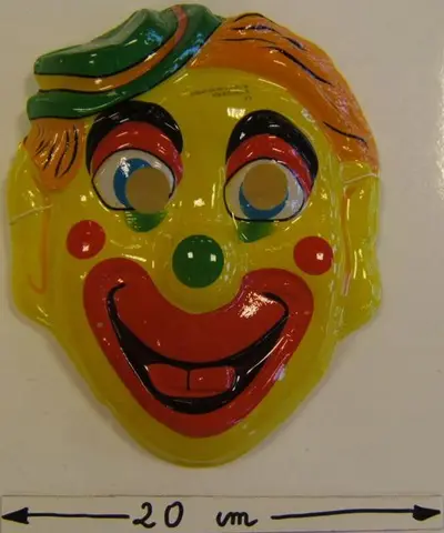 Игрушечная маска