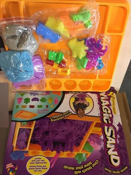Mouldable sand