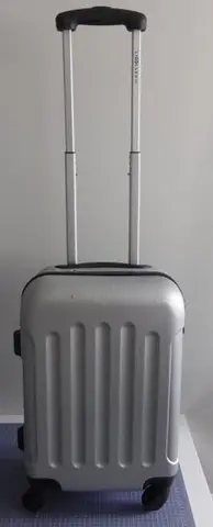 Чемодан на колёсах