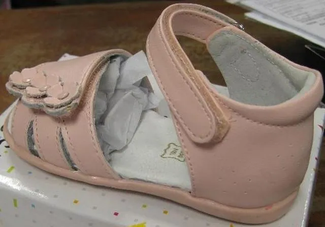 Girls' shoes