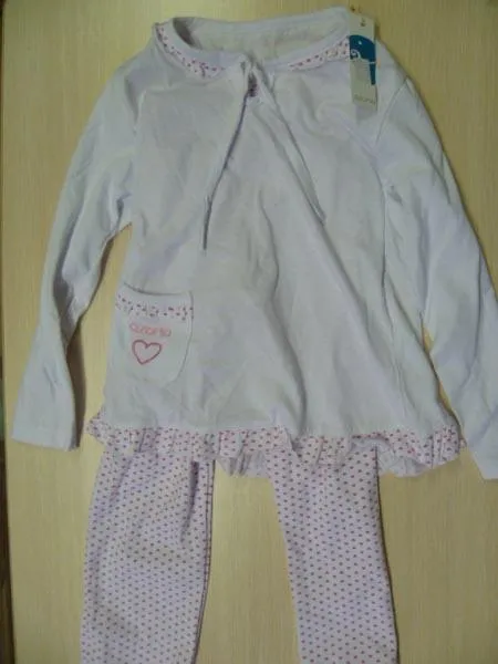 Girls´ pyjamas