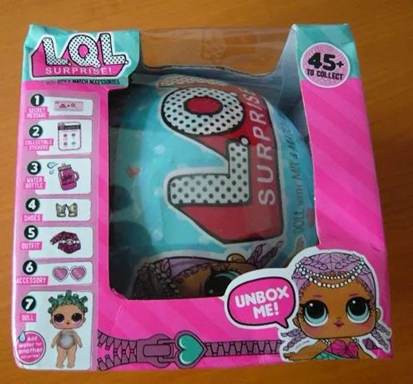 Plastic doll set