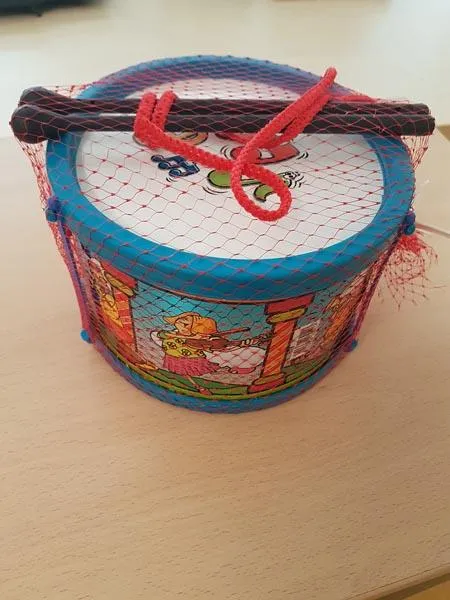 Toy drum