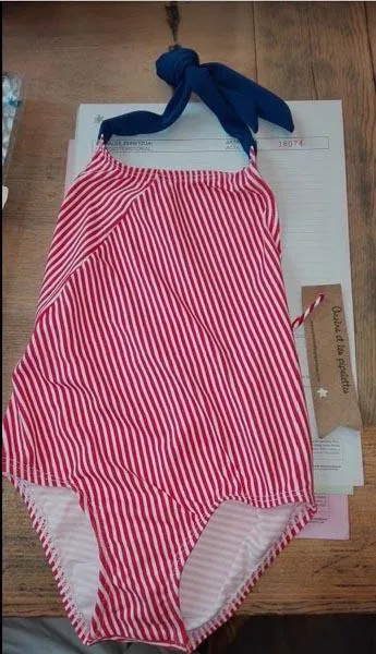 Girls' swimwear